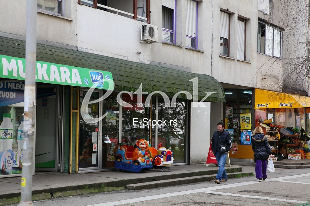 Store Robbery.When the robbers entered
Store Robbery saleswoman chased.the city is Cukaricka Padina in Belgrade.
