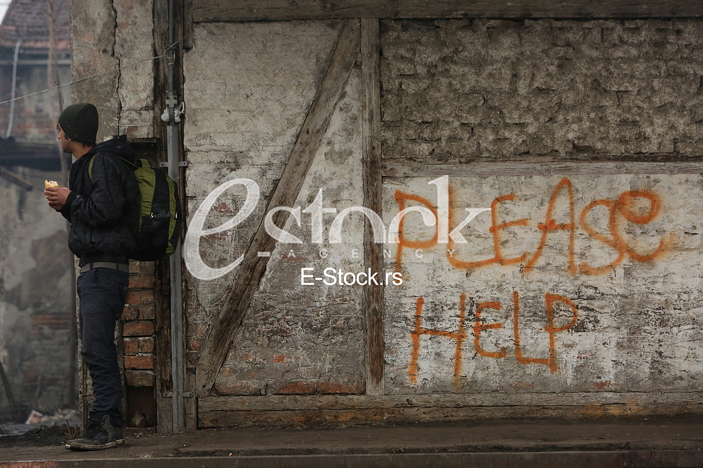Migrants stuck in Serbia towards the EU