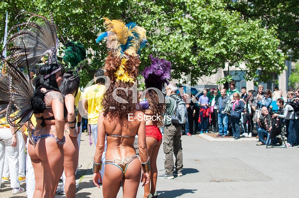 Brazilians dancing and singing in Belgrade center