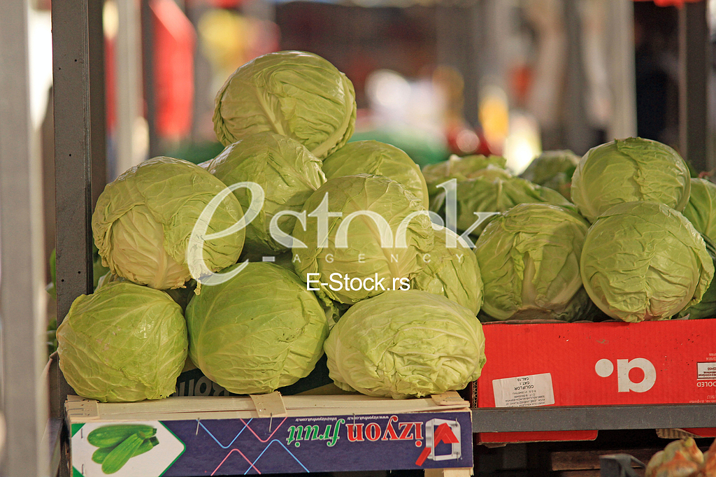 Kupus na pijaci,  Cabbage on market