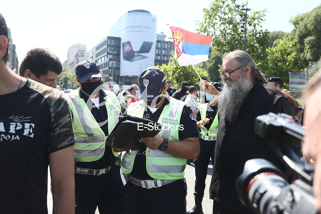 Antonije Davidovic  Skupstina Srbije protest
