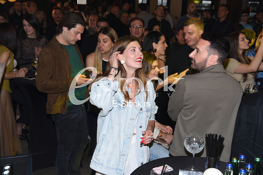 Tamara Dragicevic. Petar Bencina schweppes zurka, Sveps zurka