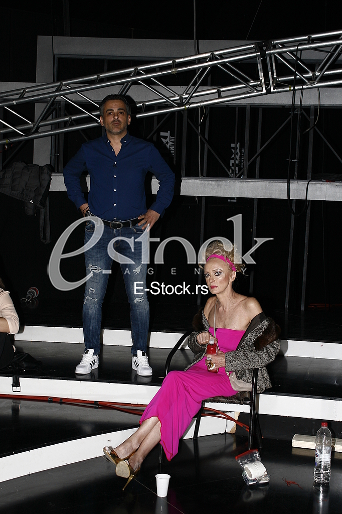 pink, zadruga, bebi dol