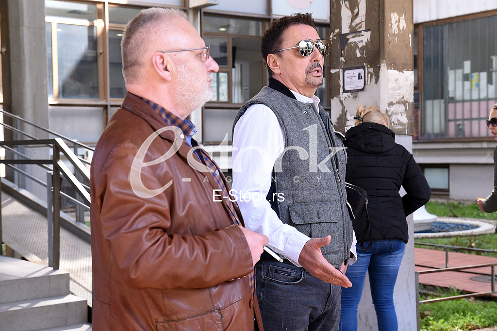  Dragan Kojic Keba came to the hearing at the Third Basic Prosecutor's Office where he was interrogated for having overturned a girl on a pedestrian crossing.

