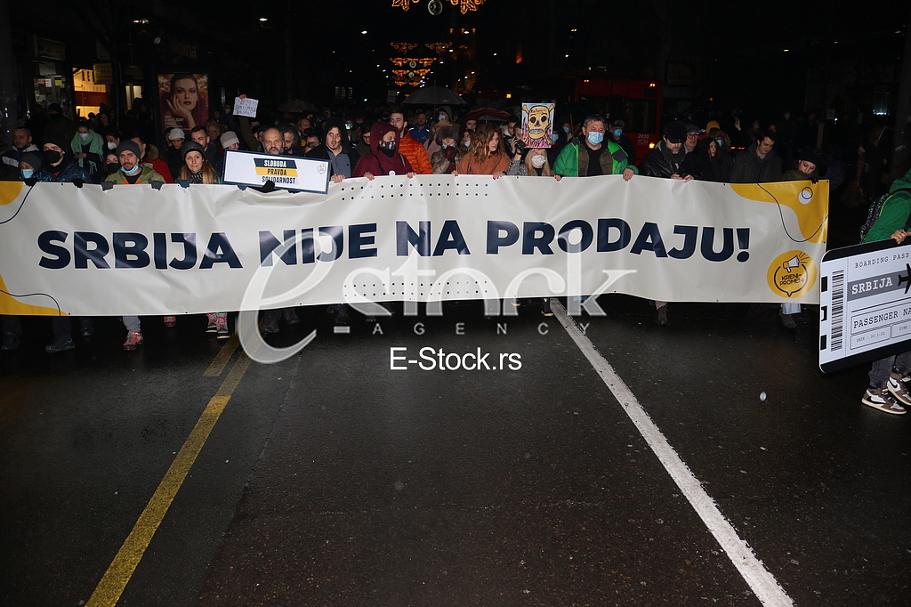 PROTESTI - Kreni promeni ispred predsedništva