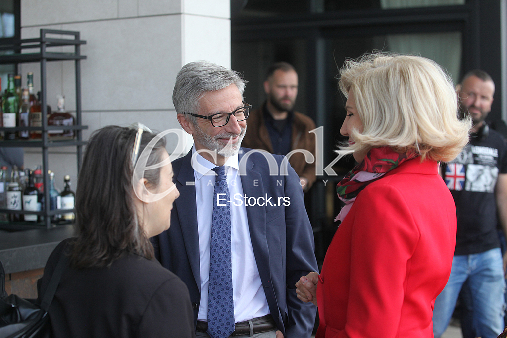 Pjer Kosar (Pierre Cochard), Sandra Perovic