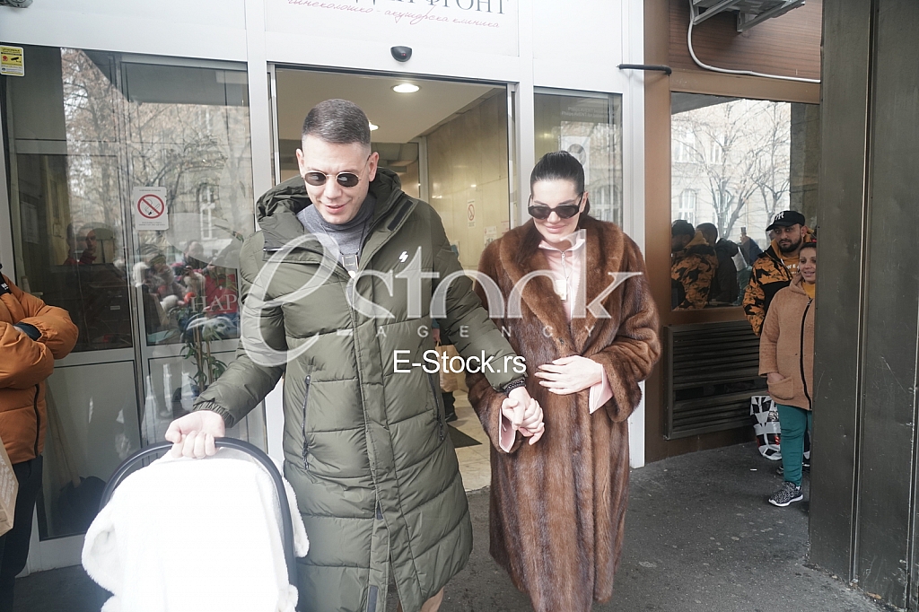 Izlazak iz porodiljista Jovana Ljubisavljevic