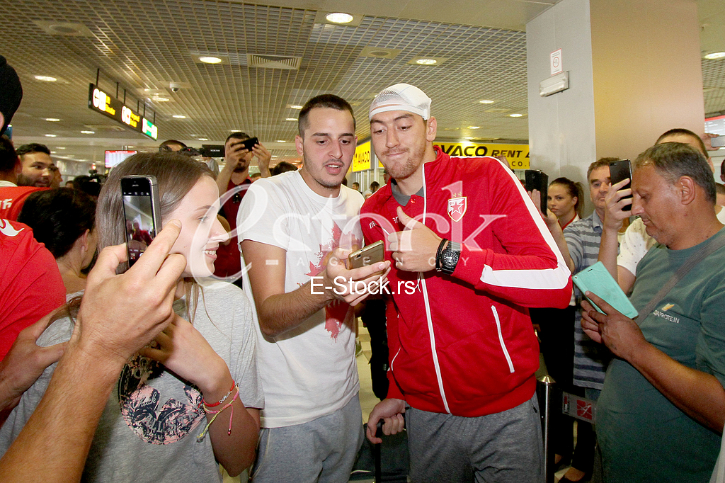 The arrival of the Red Star players 