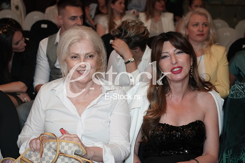 Ljiljana Perovic (L)