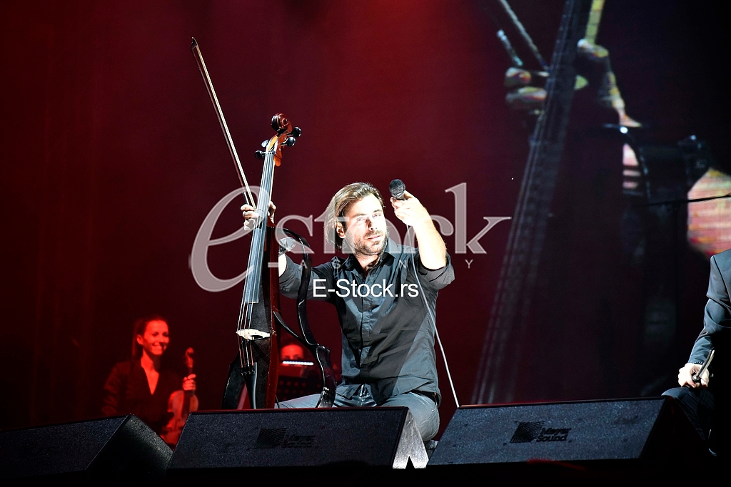 Koncert grupe 2 cellos_Photo e-stock Katarina Mihajlovic