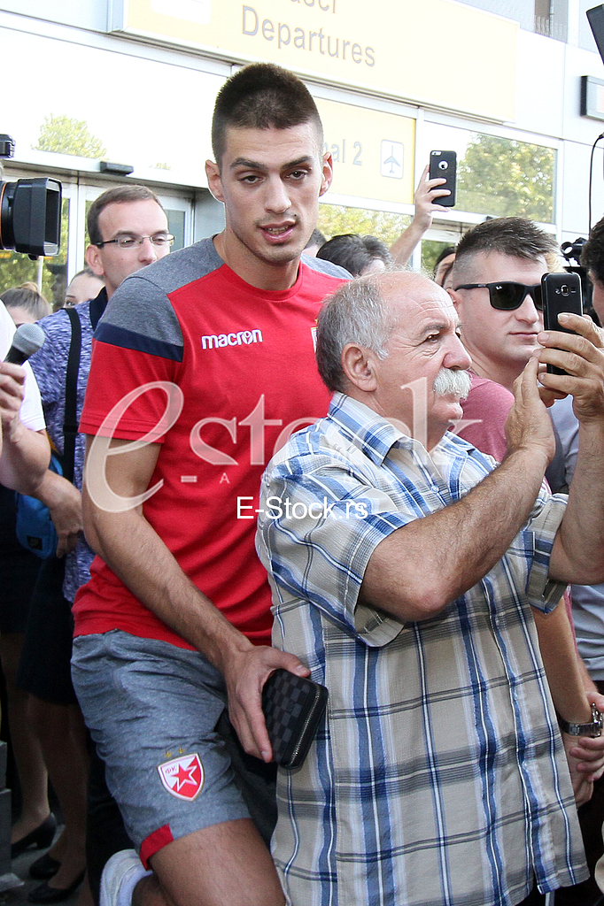 The arrival of the Red Star players 