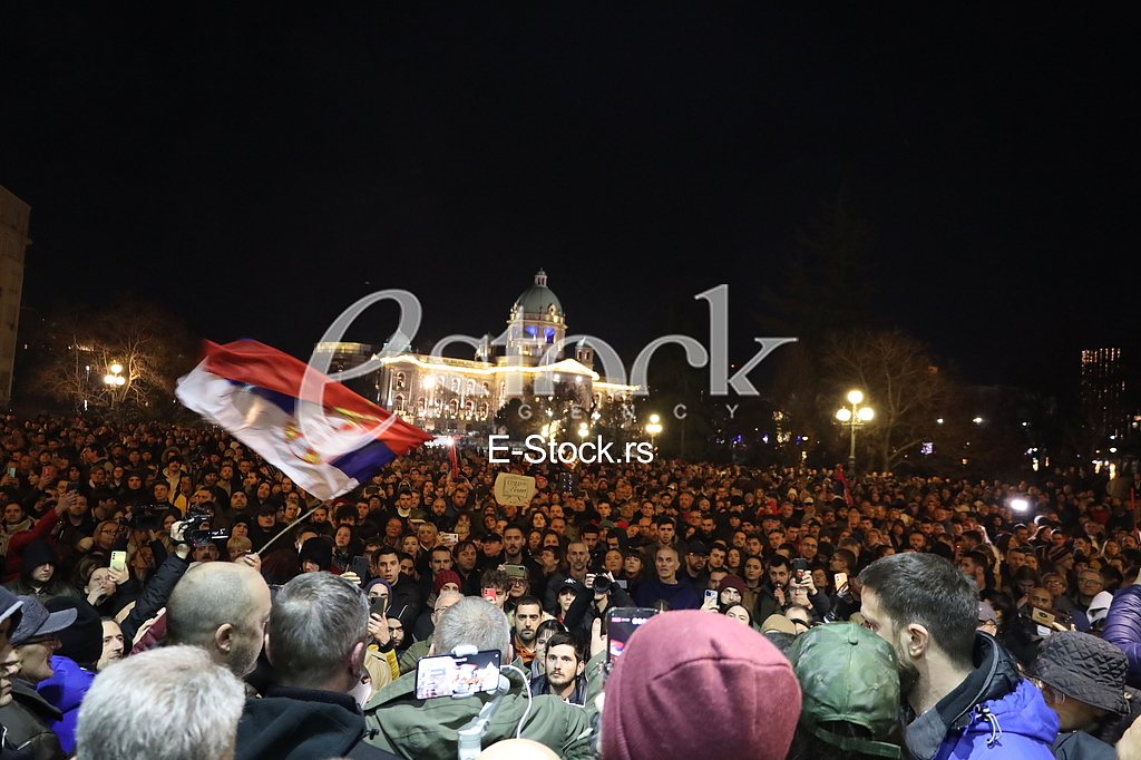 Protest ispred skupstine grada