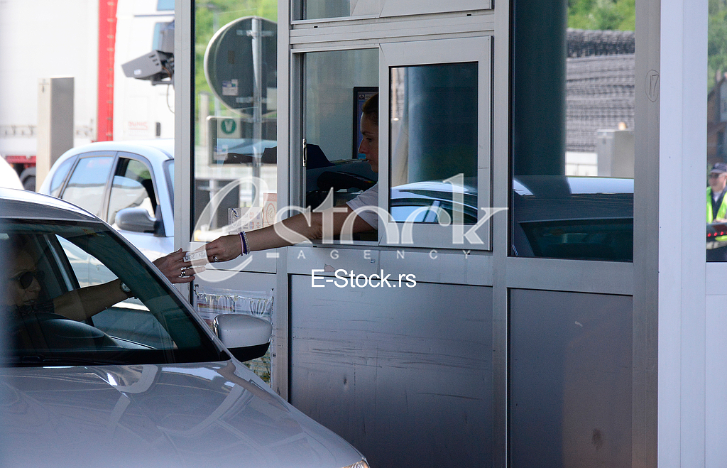 Toll plaza, new system for charging penalties for speeding limitation