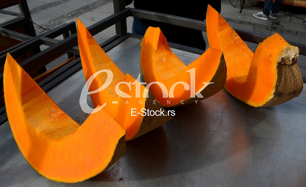 competition for the heaviest pumpkin, and for the most beautiful piece of pumpkin, market Zemun