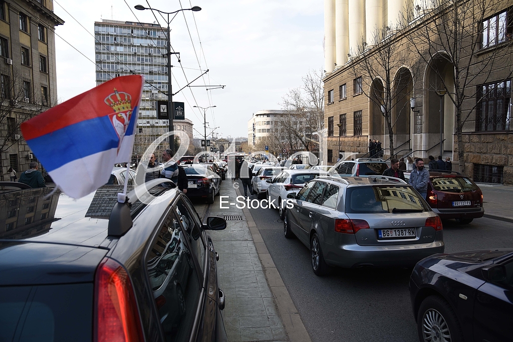Protest ispred vlade Cargo