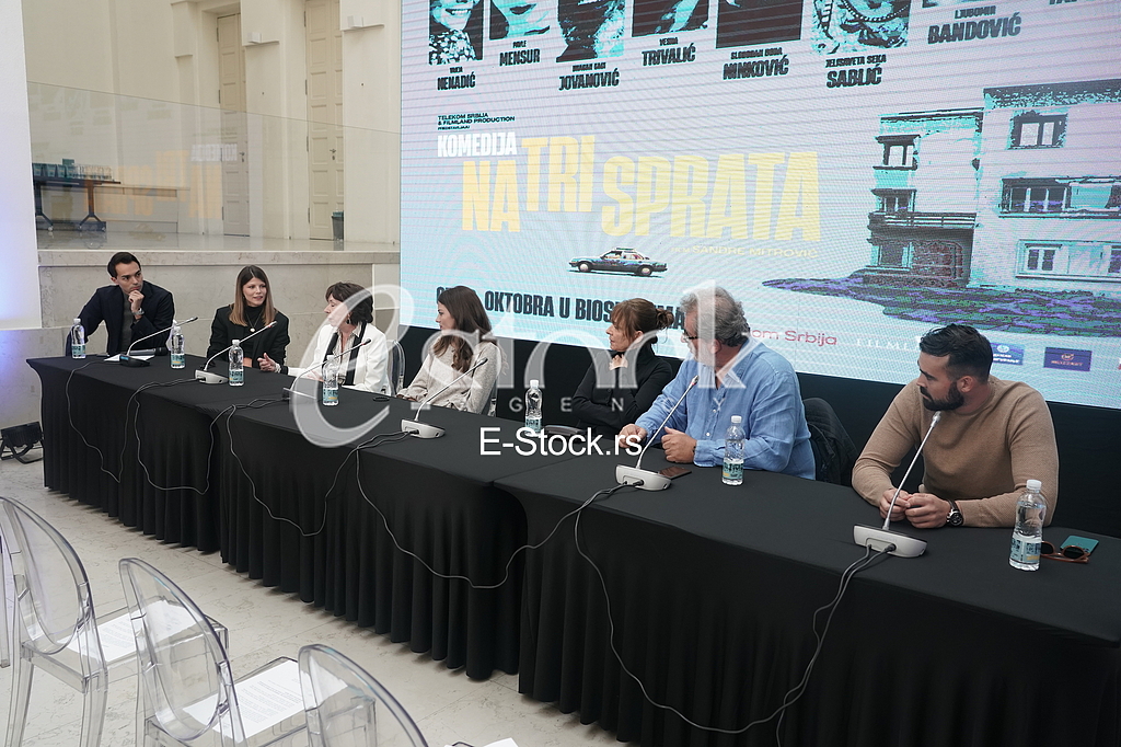 Komedija na tri sprata
