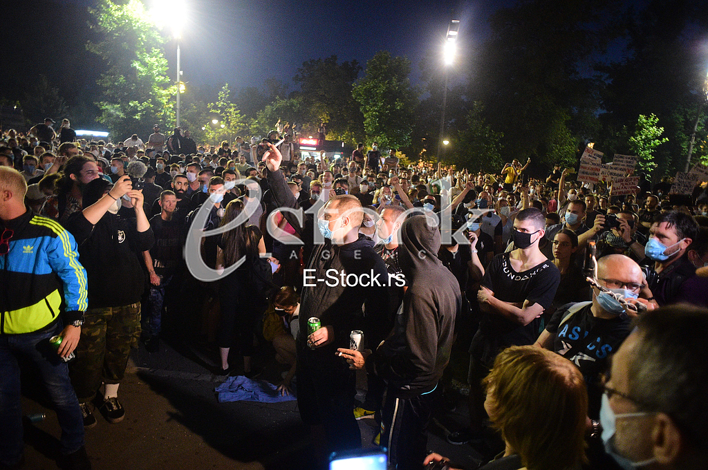 Protest Ne nasedaj, sedi