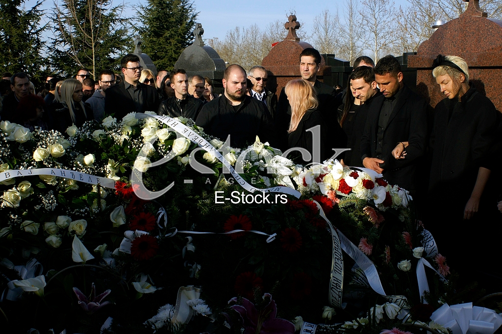 Sahrana Divna Karleusa