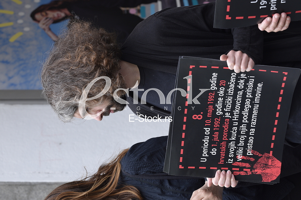 Zene u crnom protest