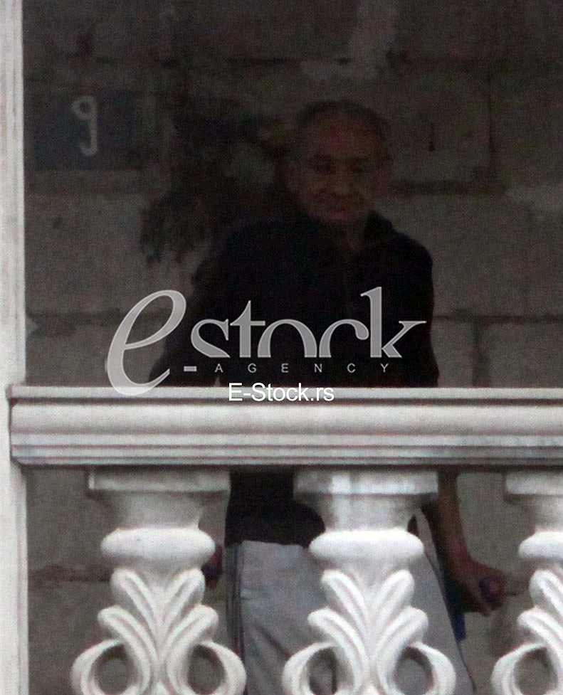 Decak od svega 40 dana iz Lazarevca zadobio je lakse povrede nakon sto ga je majka prekjuce, u toku zucne svade sa suprugom, svom snagom bacila na krevet