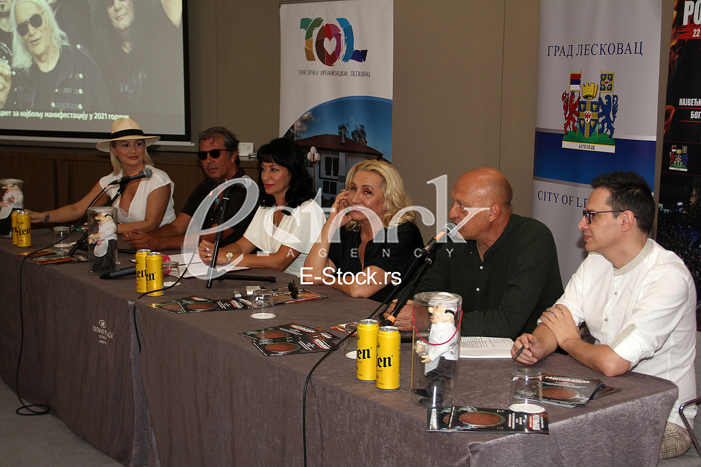 Goca Trzan, Zoran Kiki Lesendric, Lidija Dimitrijevic, Vesna Zmijanac, Nebojsa Kocic