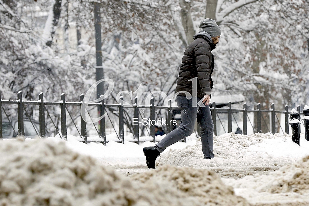 Otezan saobracaj zbog snega Otezan saobracaj zbog snega