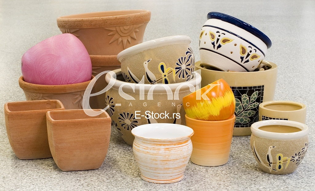 Ceramic flower pots