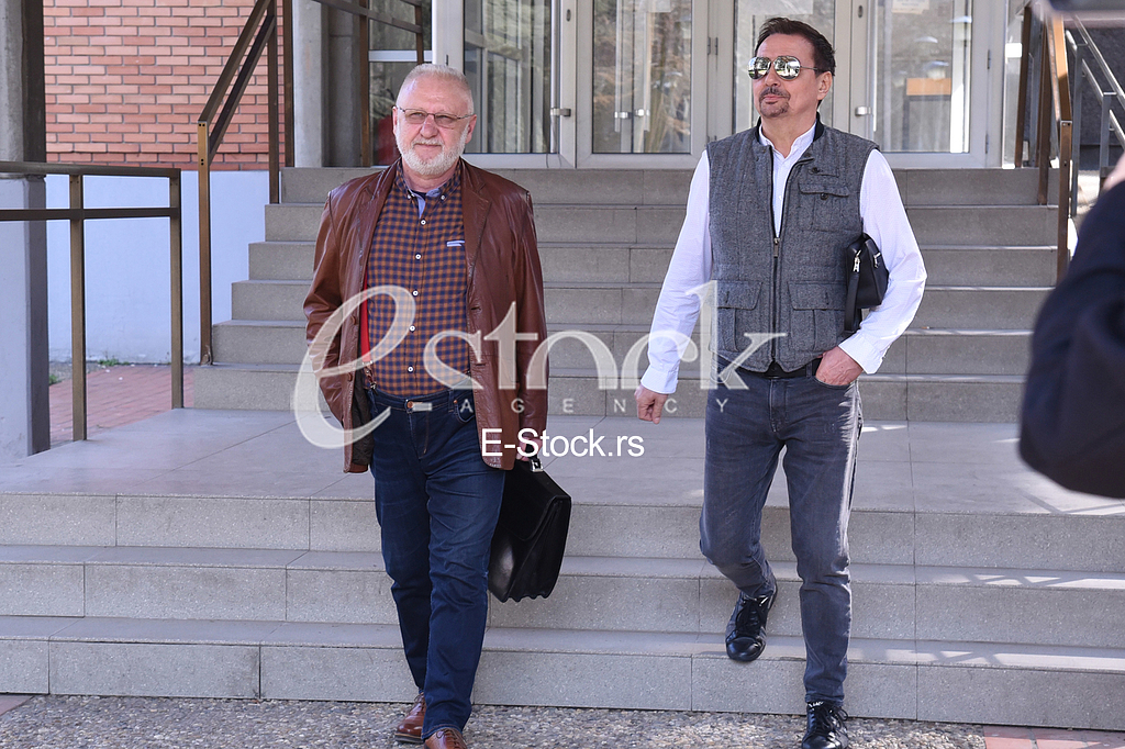  Dragan Kojic Keba came to the hearing at the Third Basic Prosecutor's Office where he was interrogated for having overturned a girl on a pedestrian crossing.
