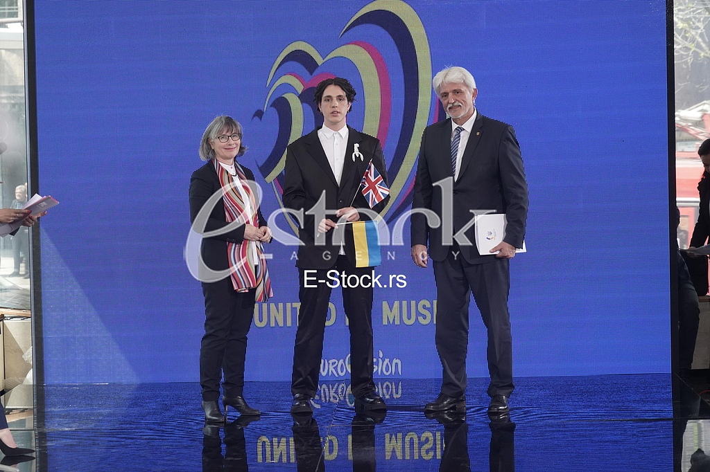 Sian MacLeod San Maklaud, Luka Ivanovic Luke Black i Volodymyr Tolkach Volodimir Tolkac