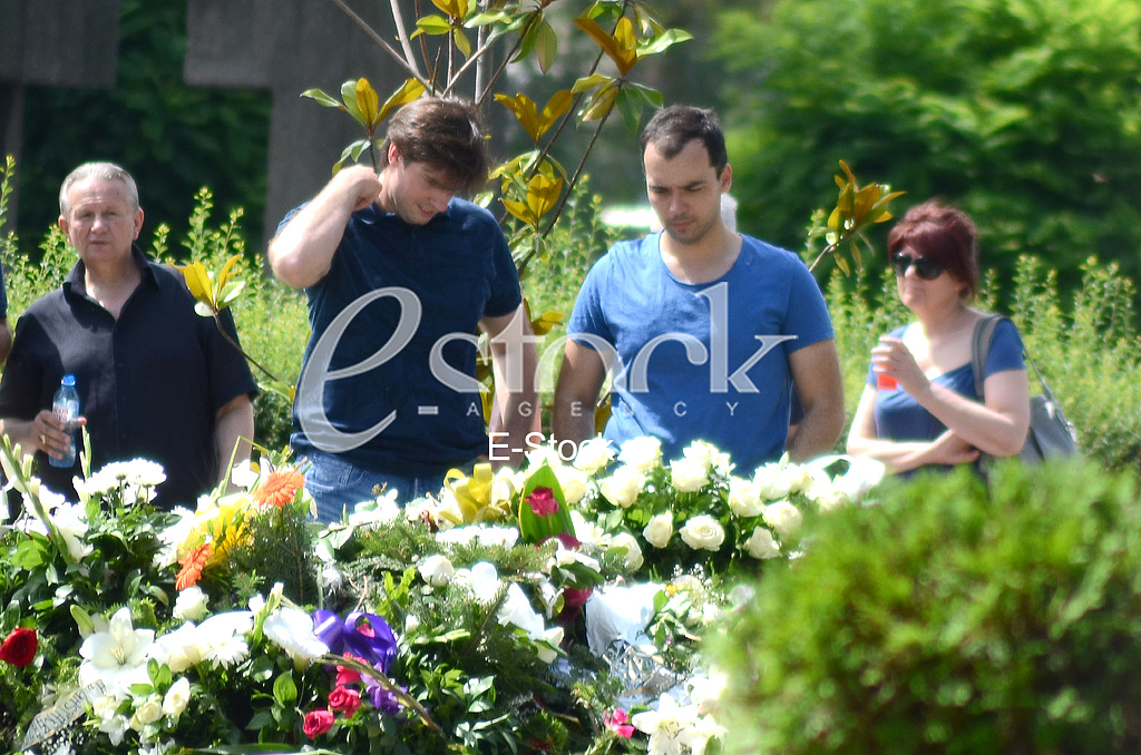 Family and friends grave Miodrag Mandic Manda