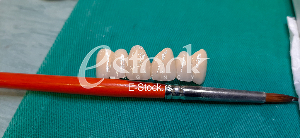 Zubna proteza Teeth