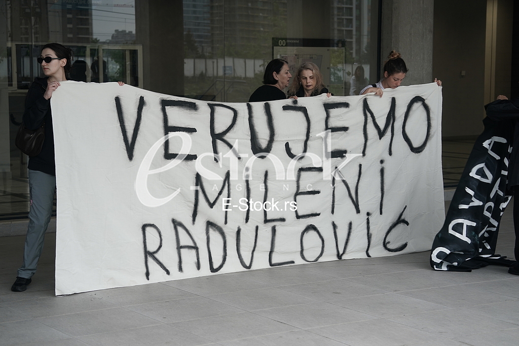Protest podrske zenama