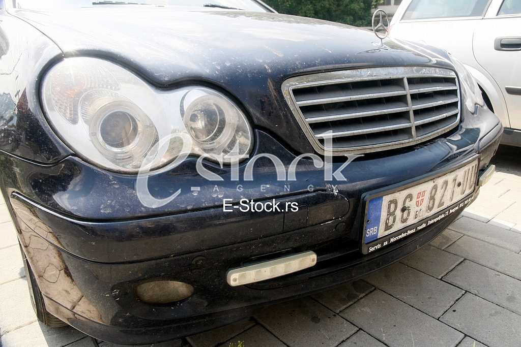 Milos Vijanic profesor car