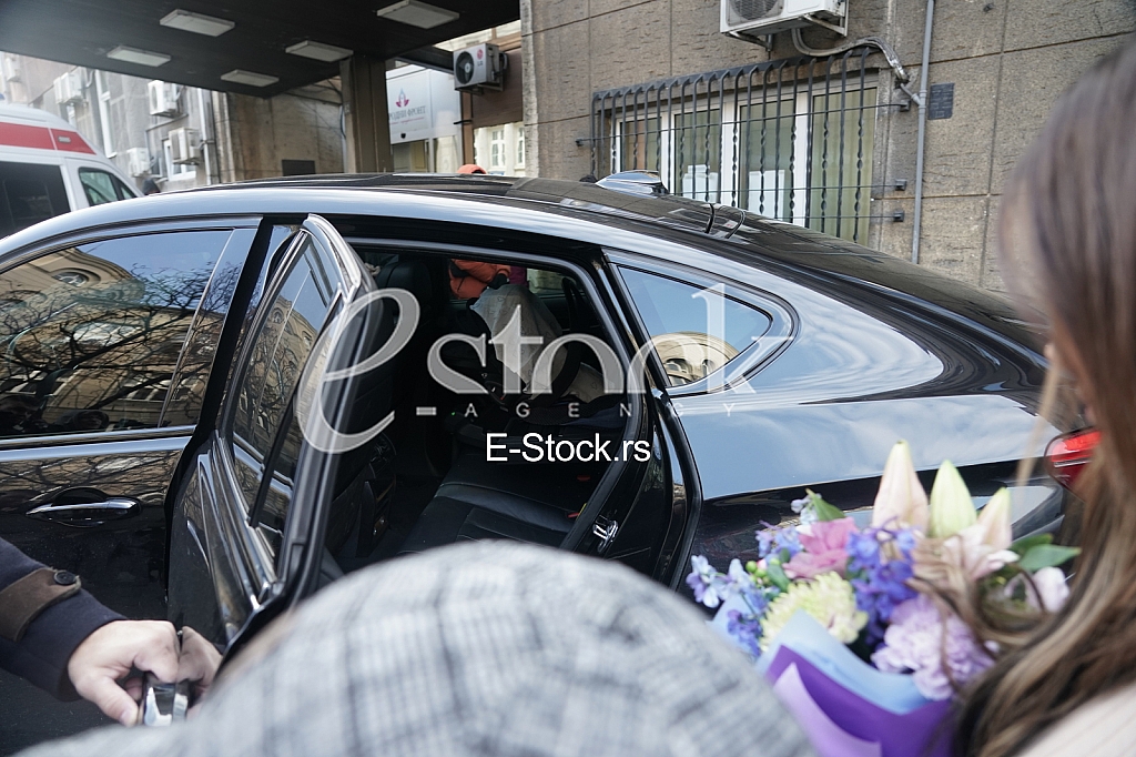 Mimi Jestorvic Nenad Jestorvic Izlazak iz porodilista