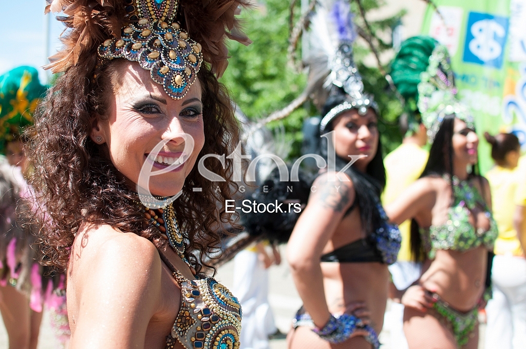 Brazilians dancing and singing in Belgrade center