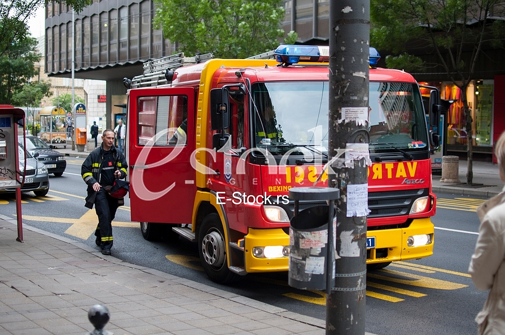 Suicide of old Lady in Belgrade. Samoubistvo starice u Beogradu
