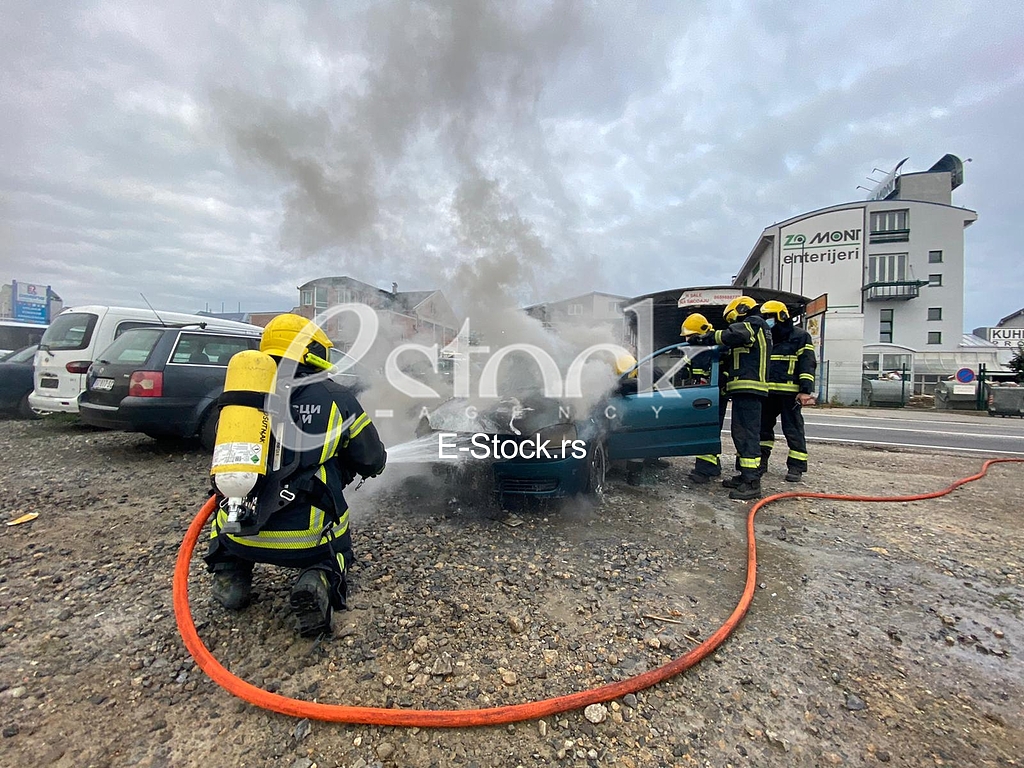 Petlovo brdo zapaljen automobil