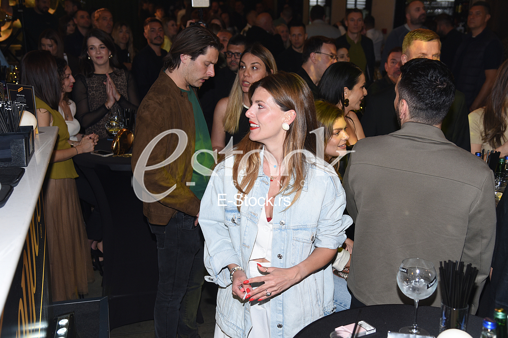 Tamara Dragicevic. Petar Bencina schweppes zurka, Sveps zurka