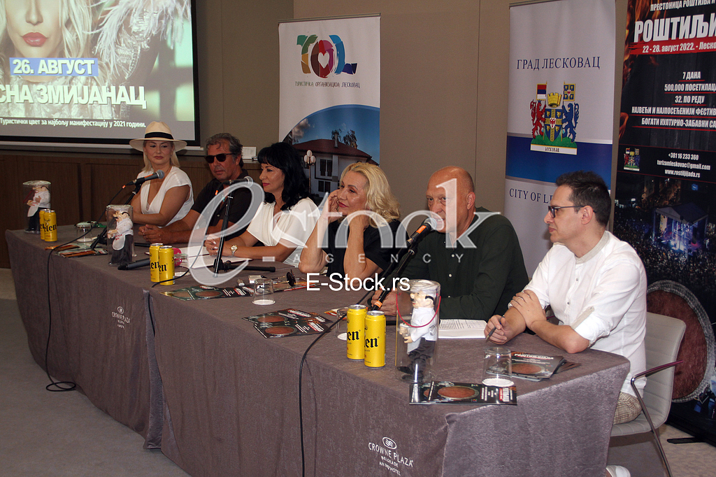 Goca Trzan, Zoran Kiki Lesendric, Lidija Dimitrijevic, Vesna Zmijanac, Nebojsa Kocic