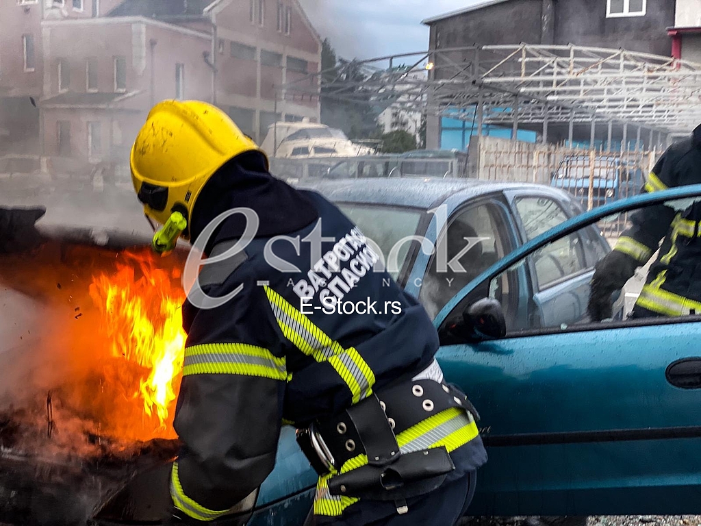 Petlovo brdo zapaljen automobil