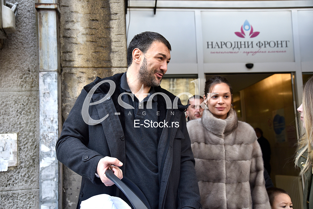 Government Mandic brings a baby from a maternity ward
