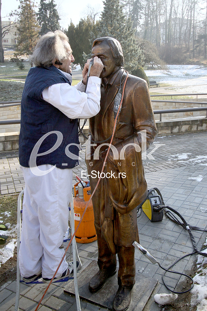  The monument to actor Dragan Nikolic