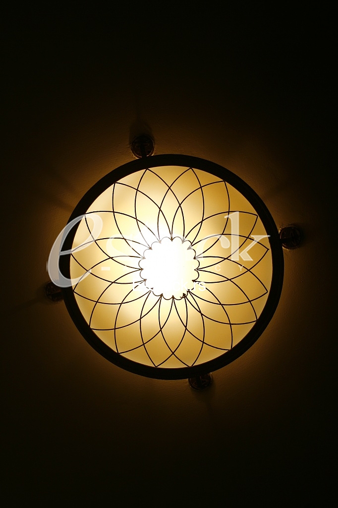 ceiling a chandelier