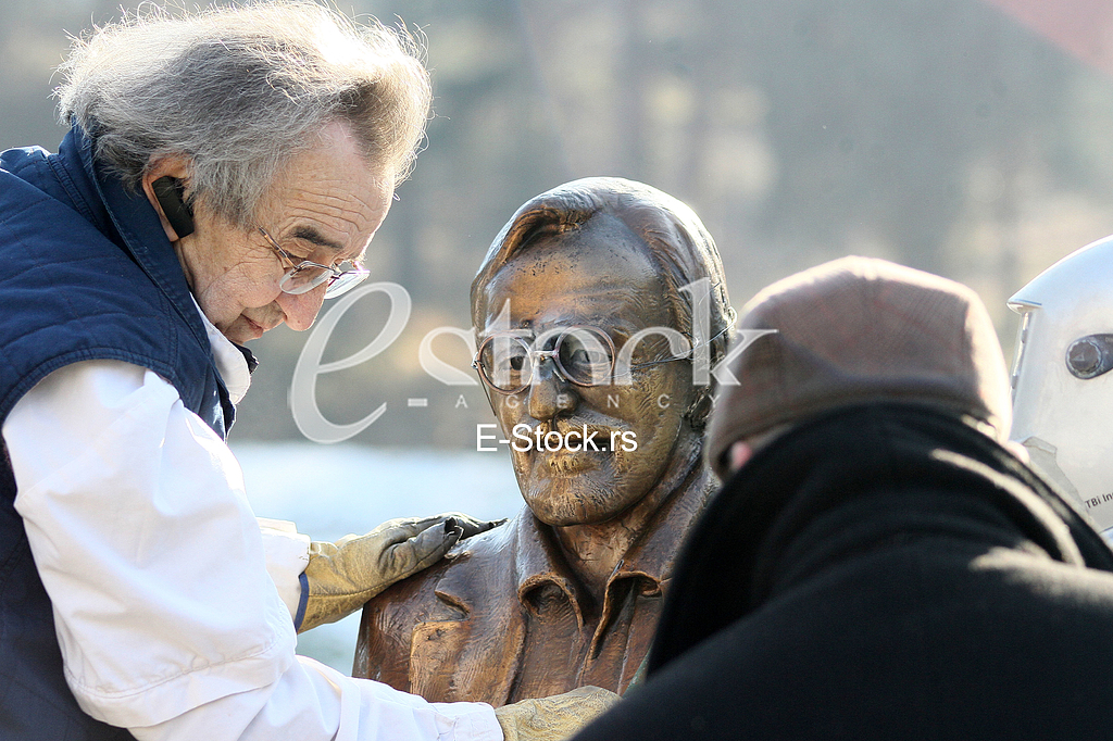  The monument to actor Dragan Nikolic