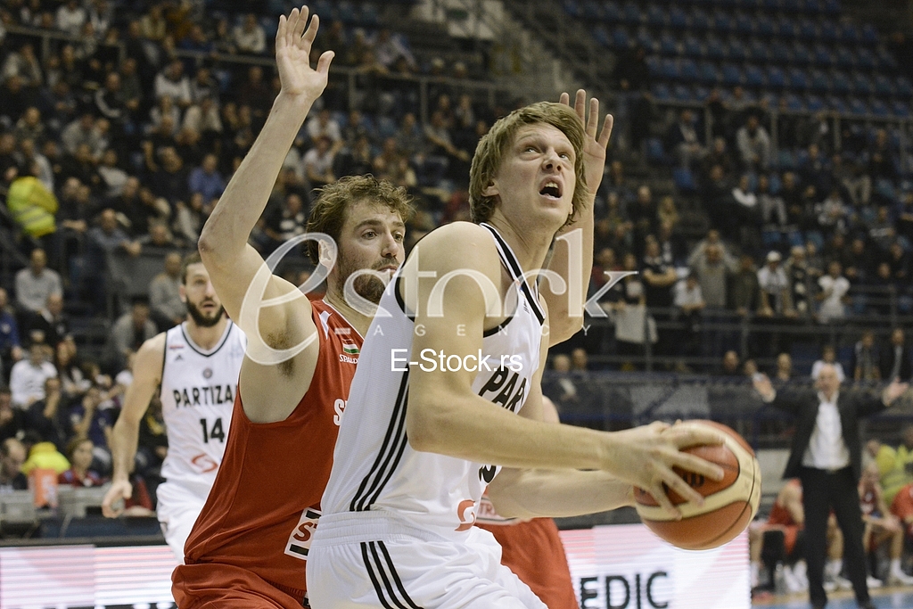 Partizan won the Szolnok in the 11th round of the Champions League FIBA, with 77:67.