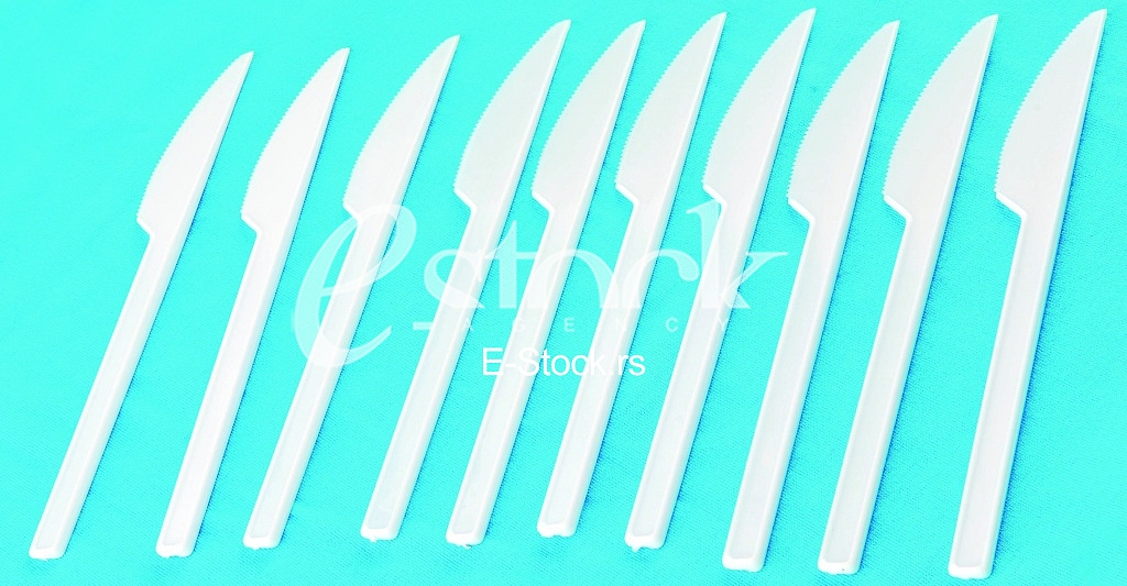 Plastic knives