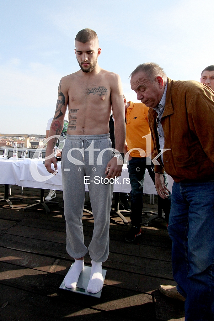 Announcement of the boxing match 