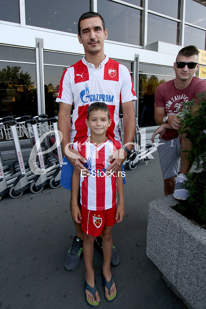 The arrival of the Red Star players 