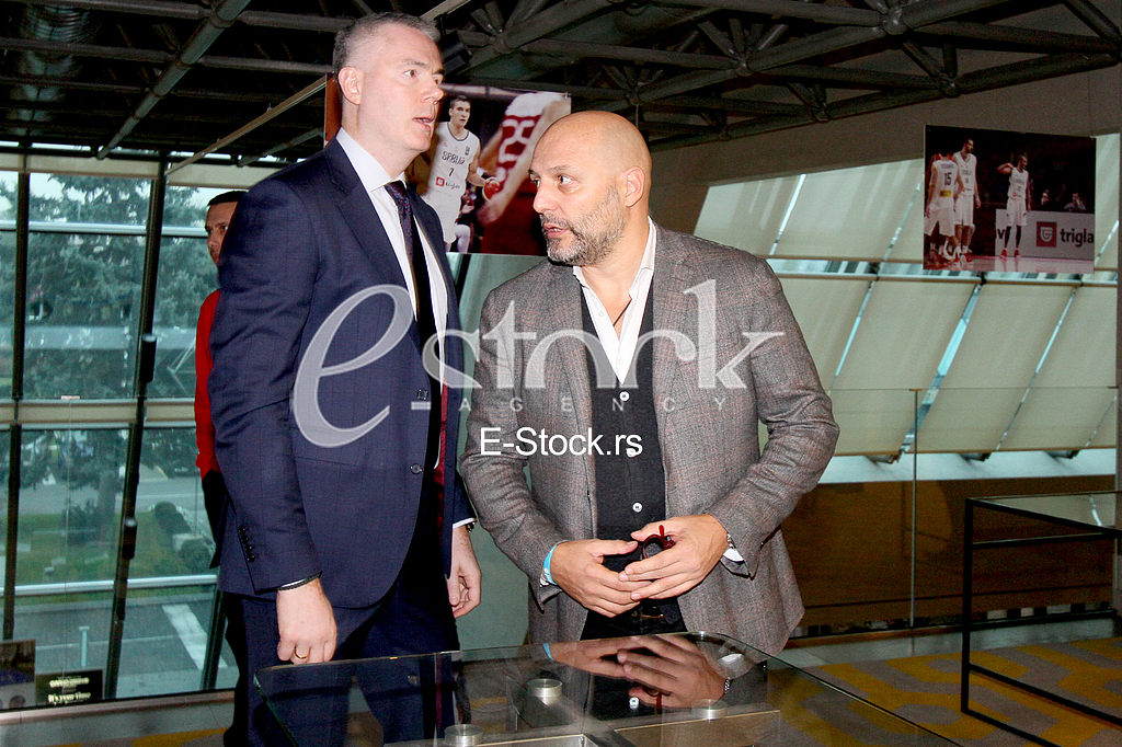 Dragan Markovic generalni direktor Triglav Osiguranja Beograd i Predrag Danilovic predsednik kosarkaskog saveza Srbije