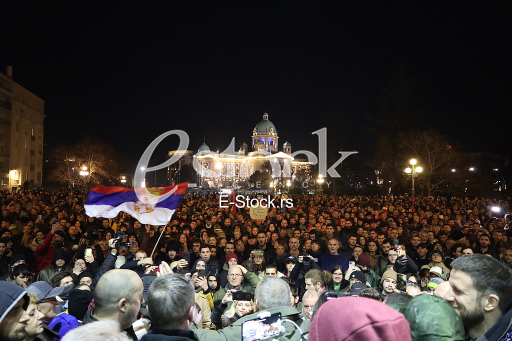Protest ispred skupstine grada